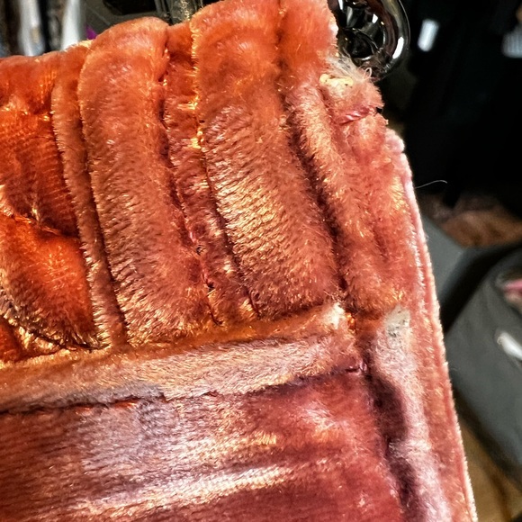 Rebecca Minkoff Small Pink Chevron Quilted Love Velvet Crossbody Bag Gray Chain - Picture 9 of 9